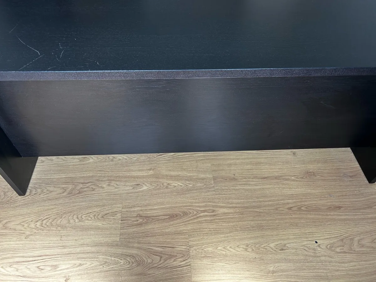 Large solid oak desk - excellent condition - Image 2