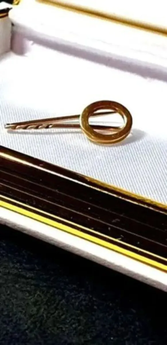 Vintage 9ct Gold Tie Pin - Image 3
