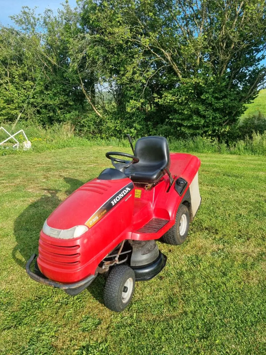 Honda Ride on mower - Image 1