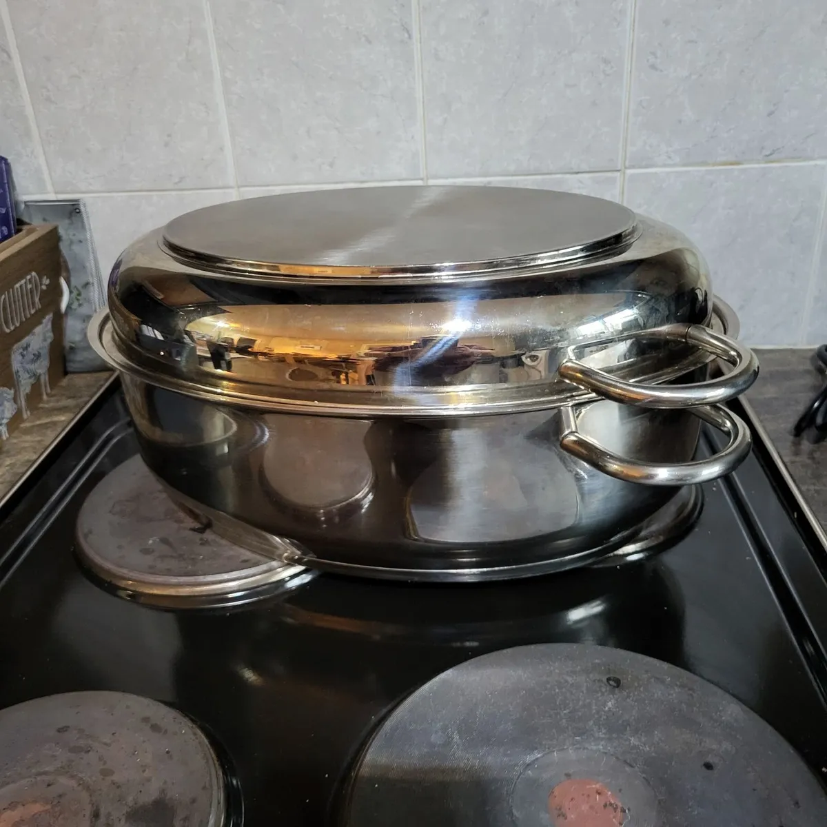 Stainless steel casserole dish - Image 1