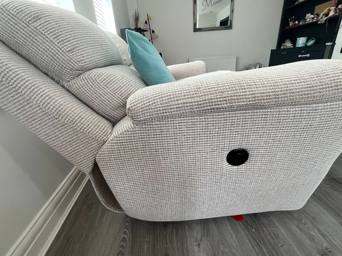 Recliner sofa with receipt - Image 3