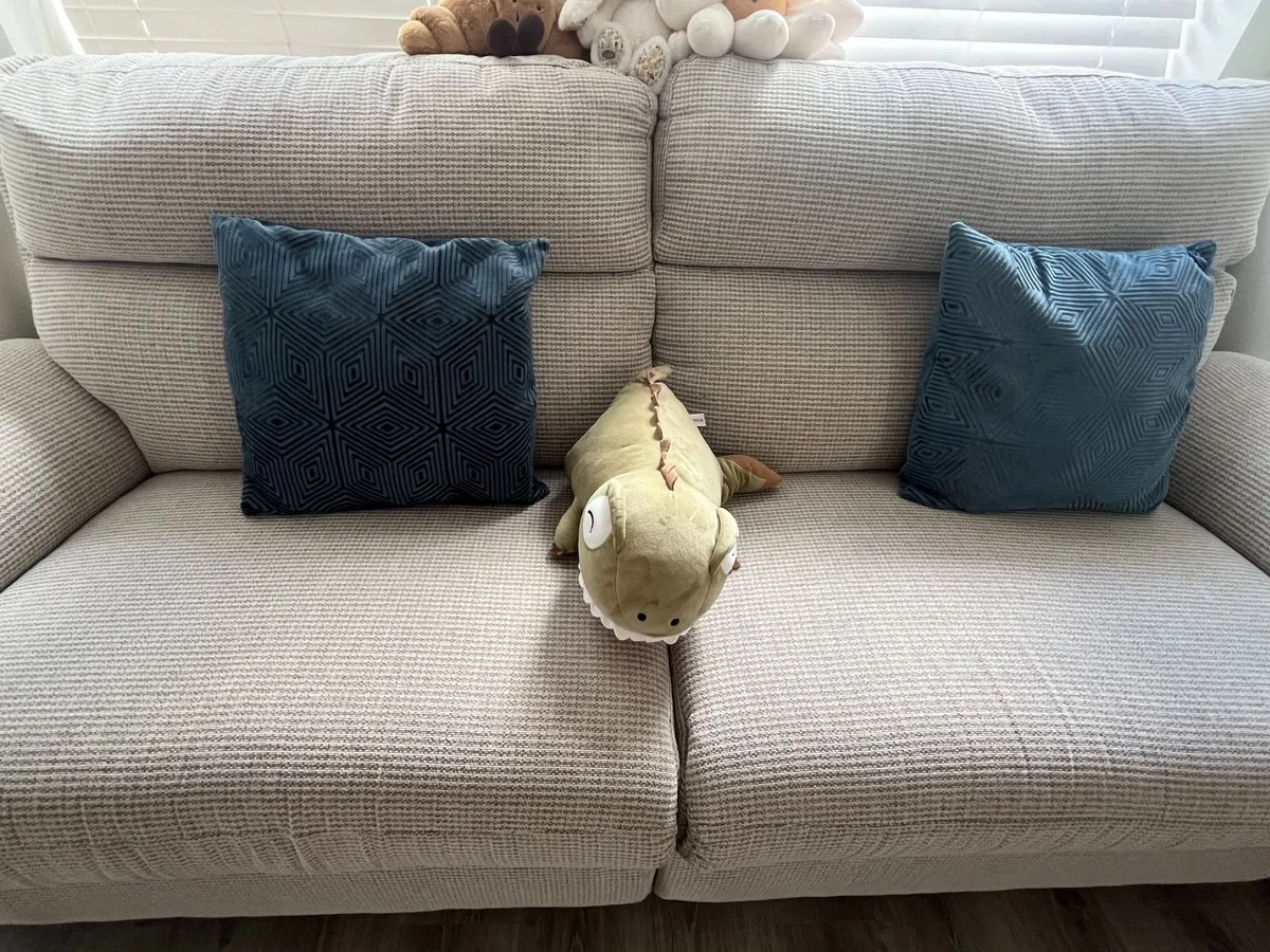 3 seat cream sofa with receipt - Image 3