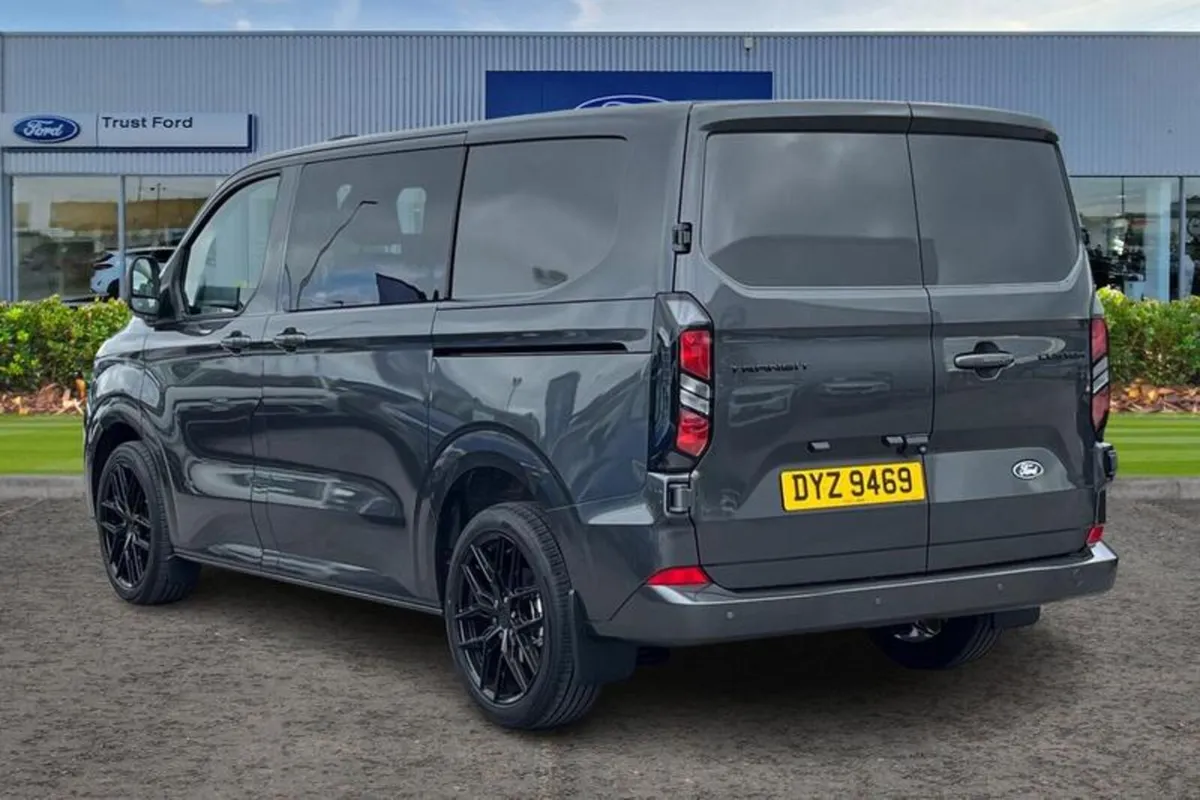 Ford Transit Custom LIMITED - Image 2