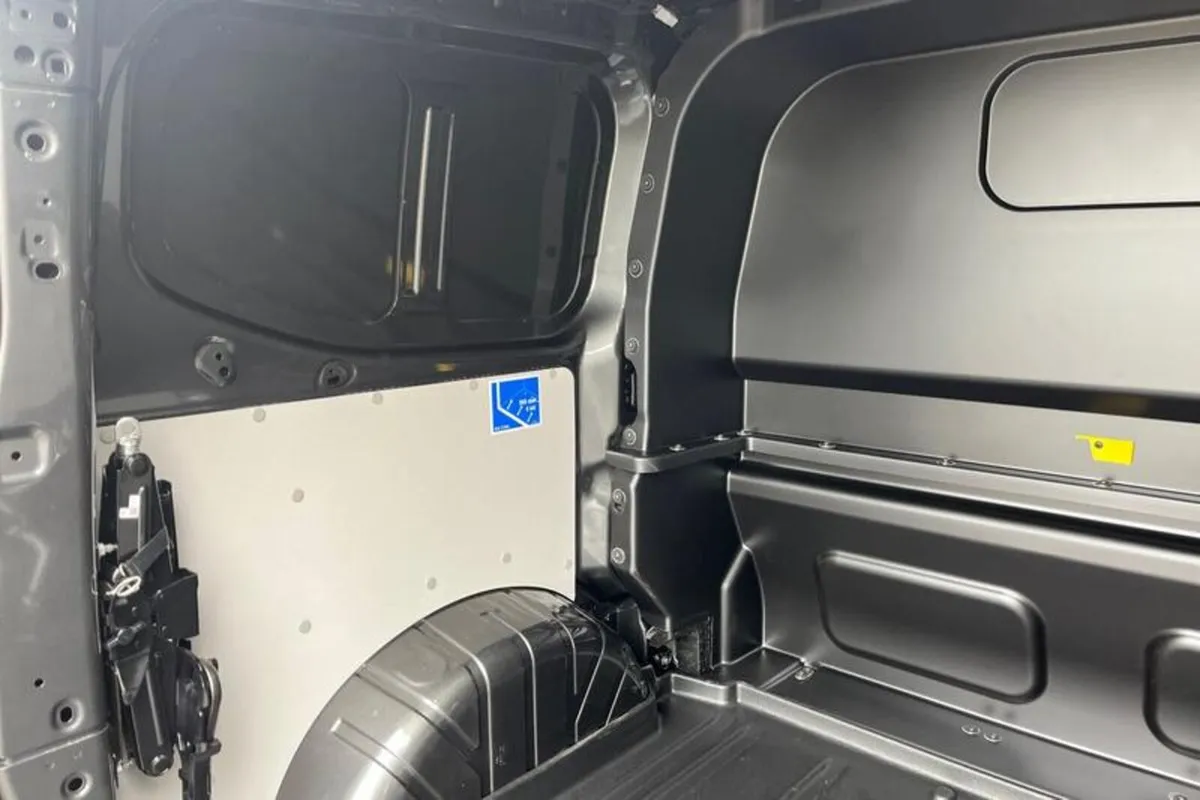 Ford Transit Custom LIMITED - Image 4