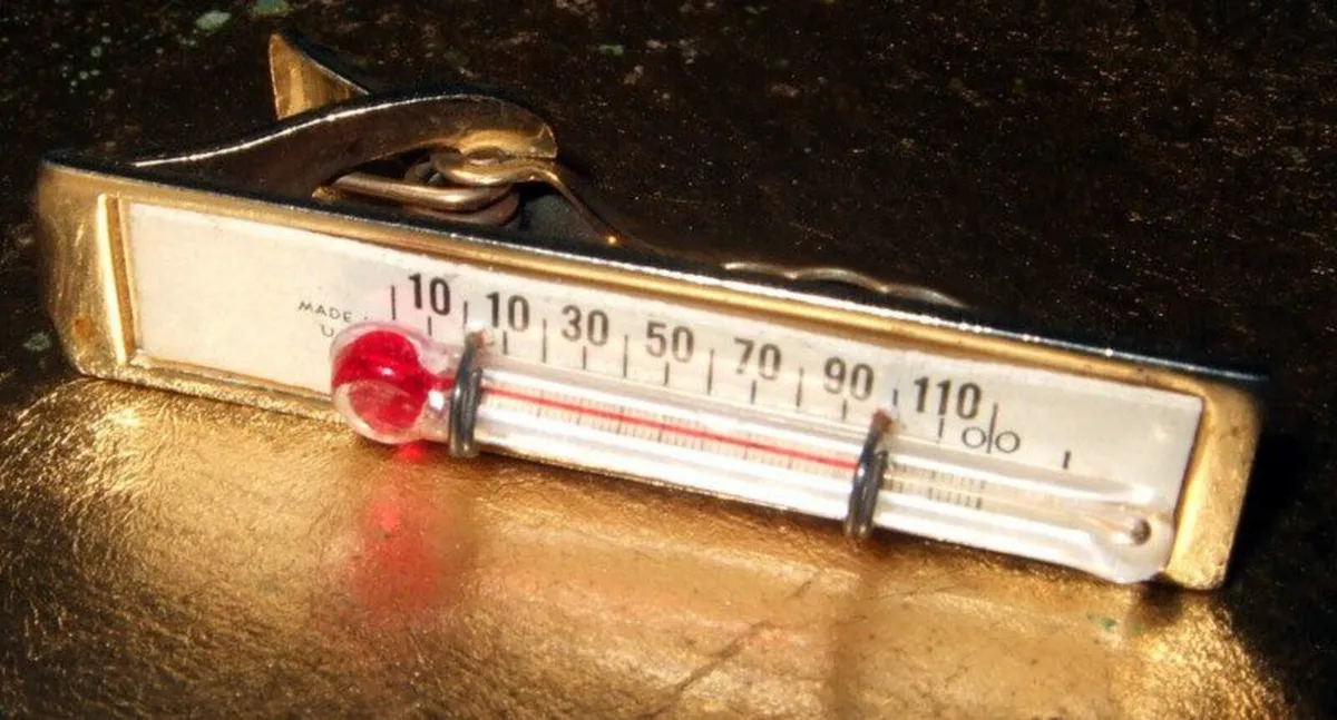 Rare Vintage 1940s Thermometer Tie Clip - Image 2