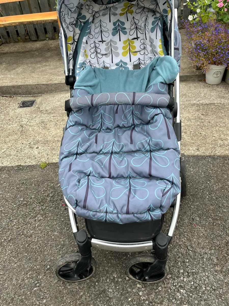 Child’s 2 in 1 buggy - Image 1