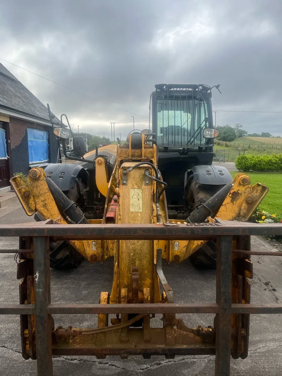 Telehandler - Image 4
