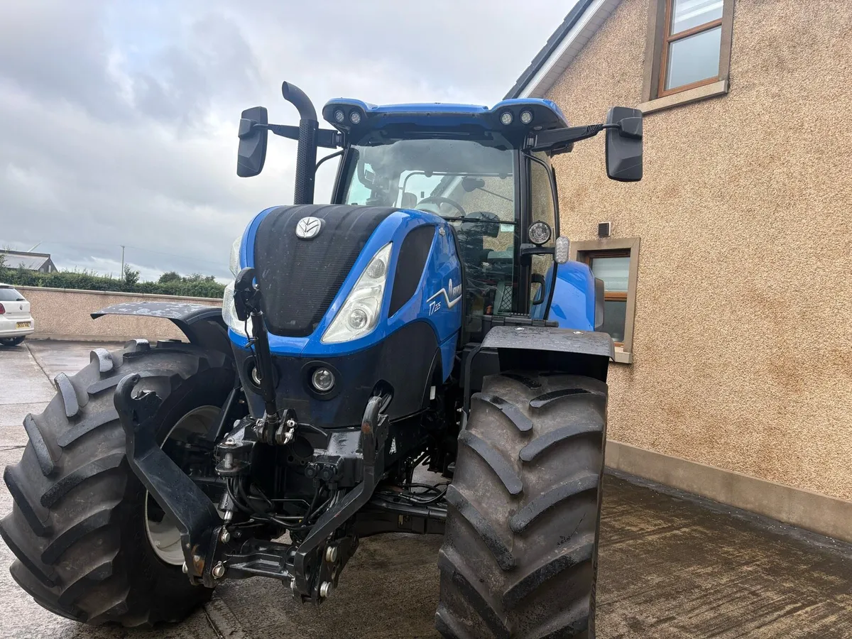 New Holland T7.225 - Image 2