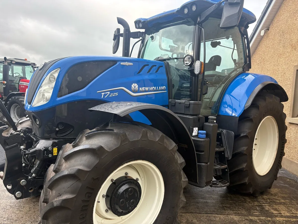 New Holland T7.225 - Image 3