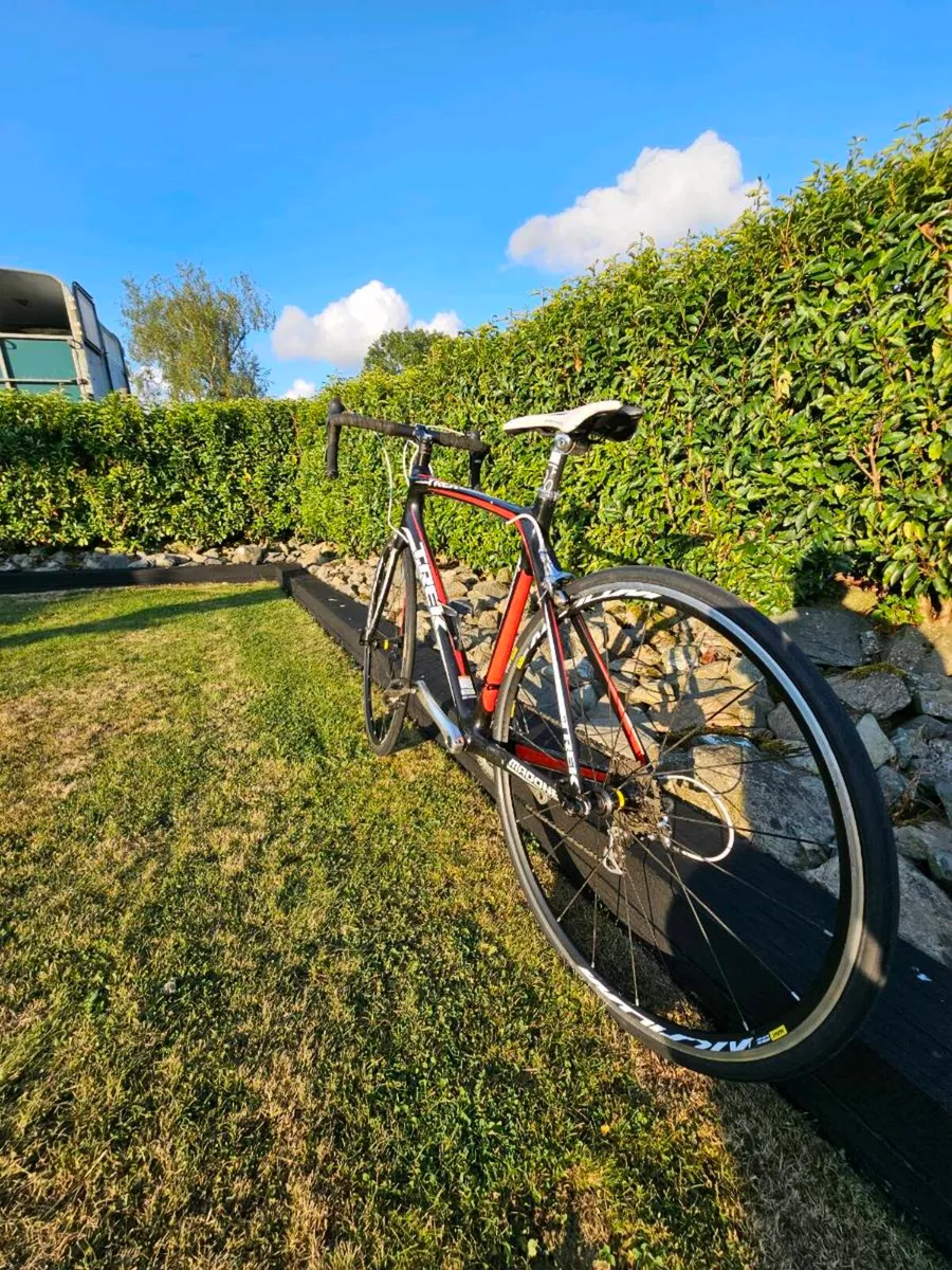 Trek Madone 4.5 Full Carbon Fiber Road Bike - Image 2