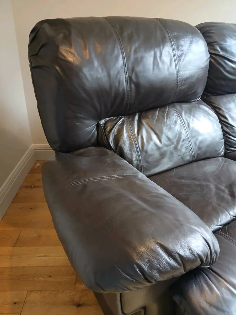 2 seater brown leather recliner couch - Image 2