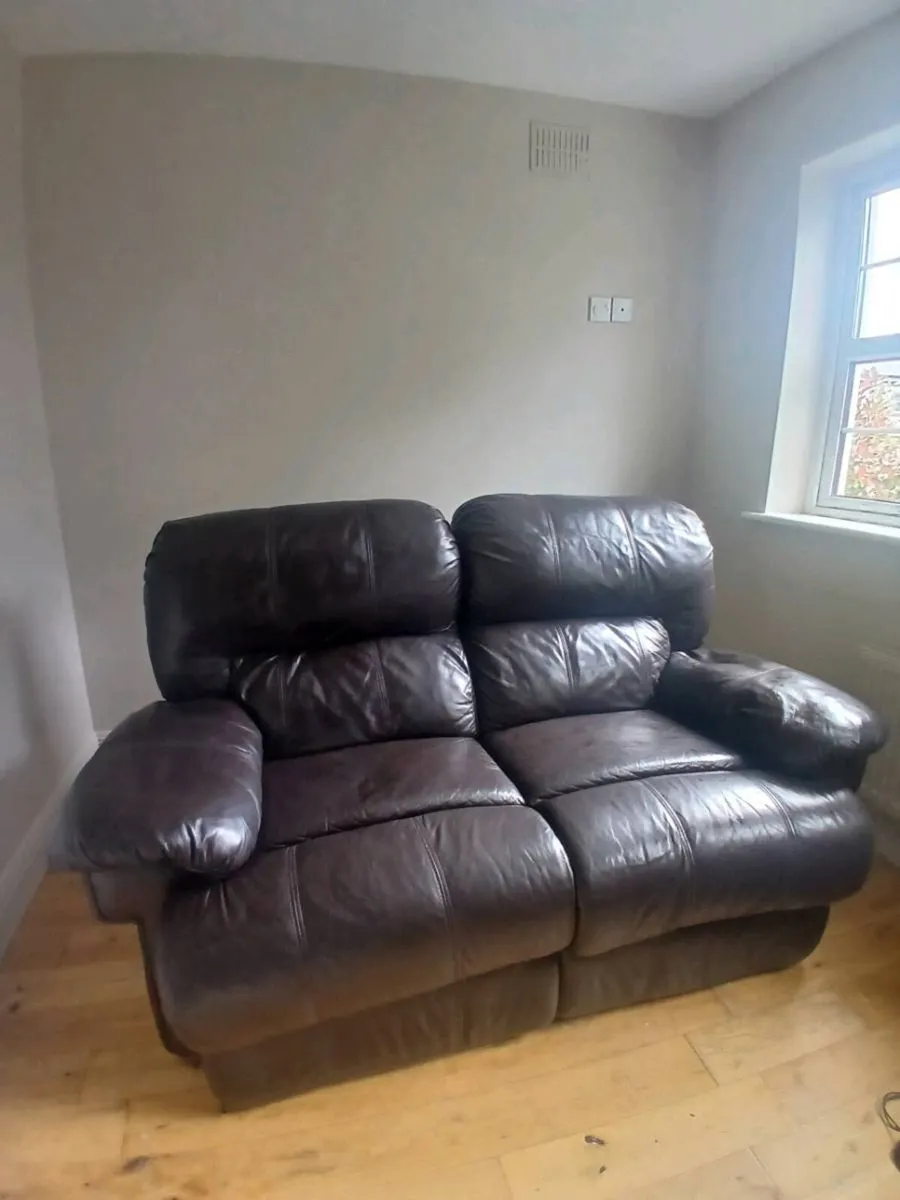 2 seater brown leather recliner couch - Image 3