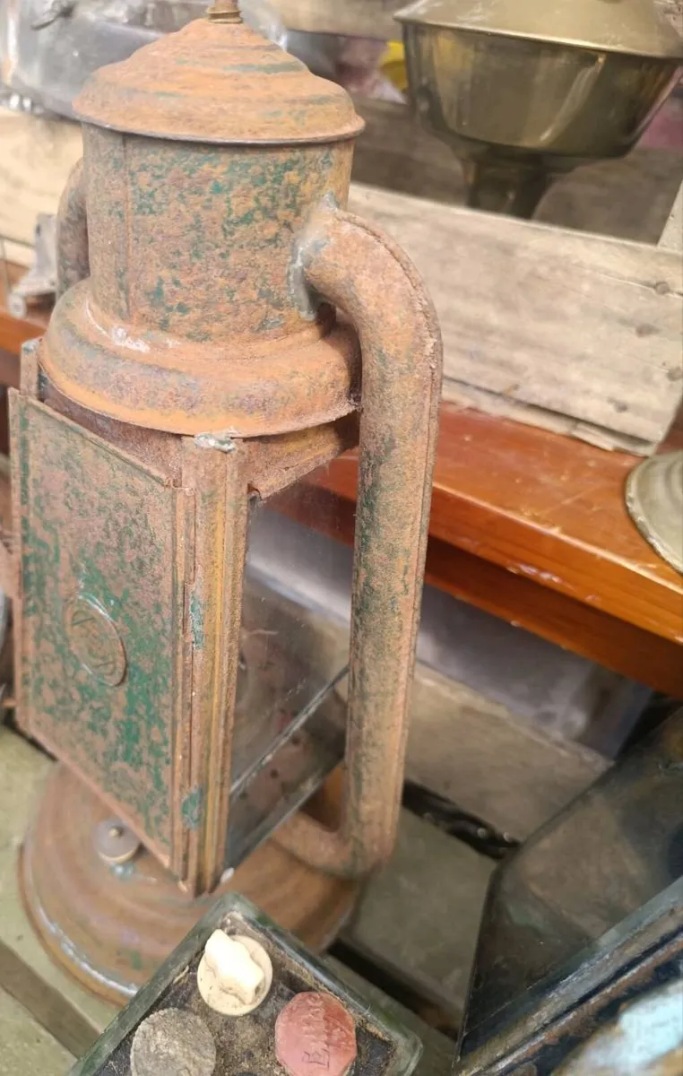 Antique Oil Lamps - Image 4
