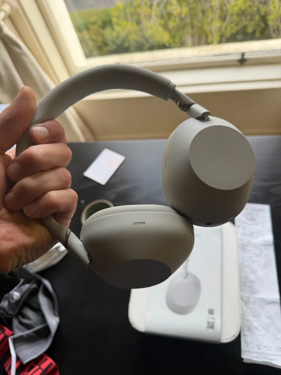Sony headphones m6 - Image 2