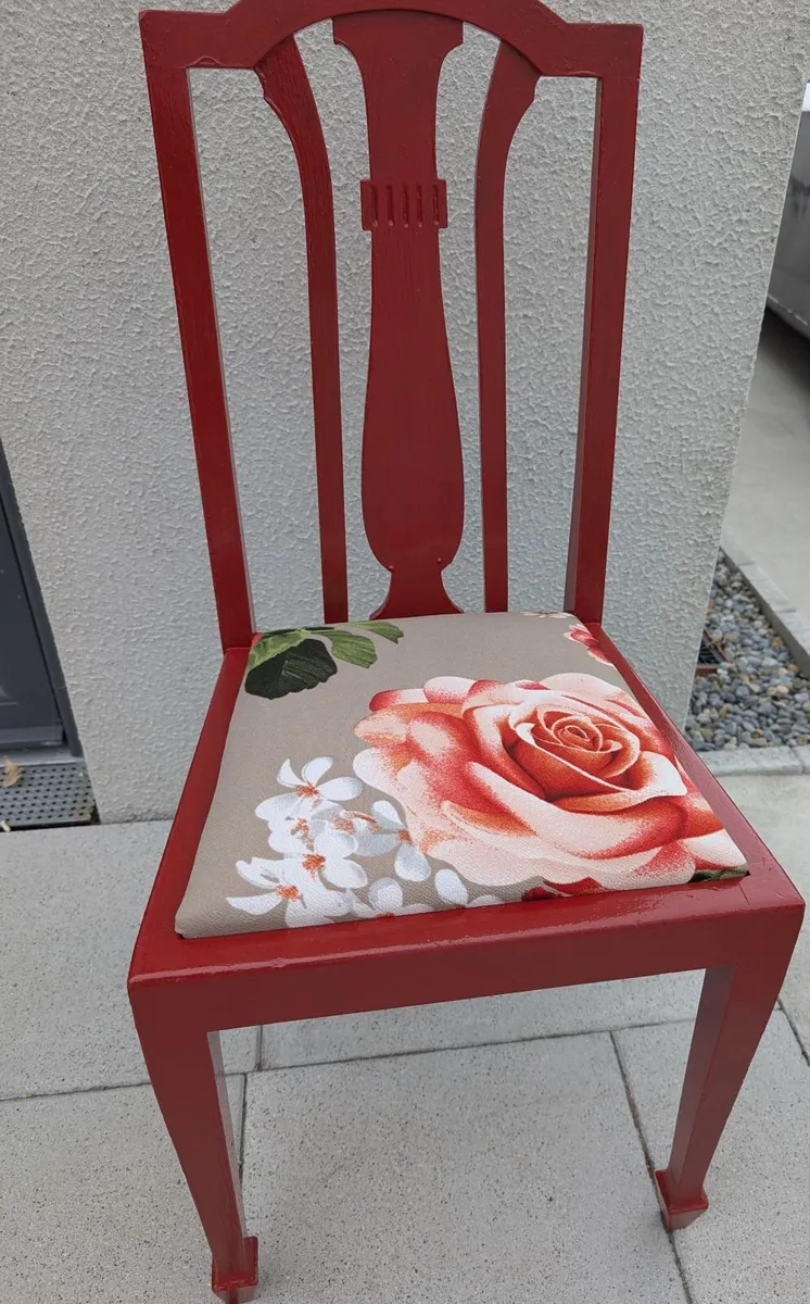 2 Chairs - Image 3