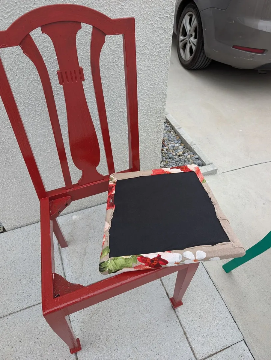 2 Chairs - Image 4