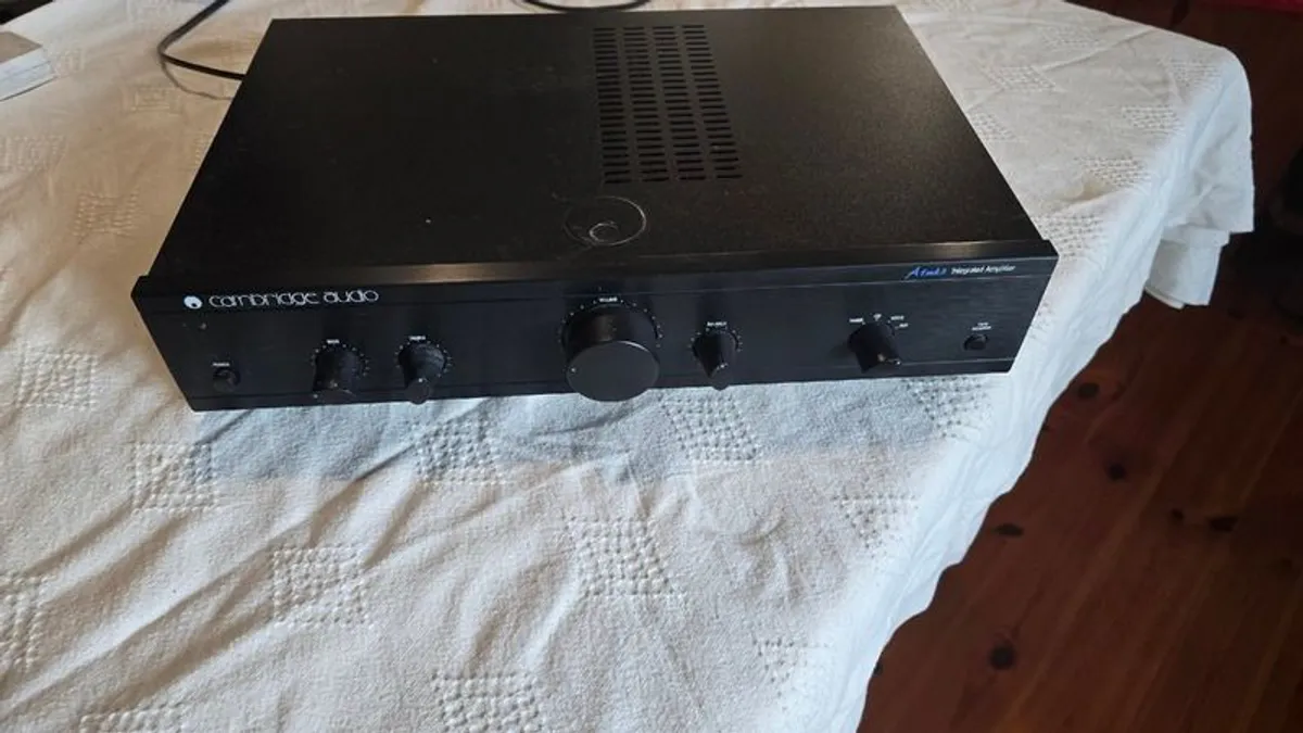 Classic HiFi System Cambridge Audio Amp plus Eltax Speakers - Image 4