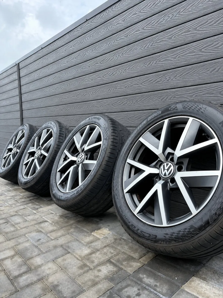20” GENUINE VOLKSWAGEN TOURAQ ALLOY WHEELS & TYRES - Image 1