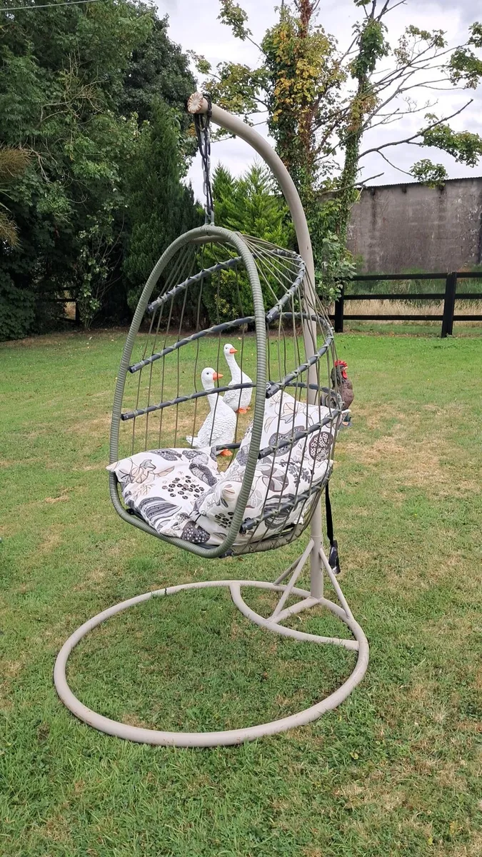 Egg chair - Image 2