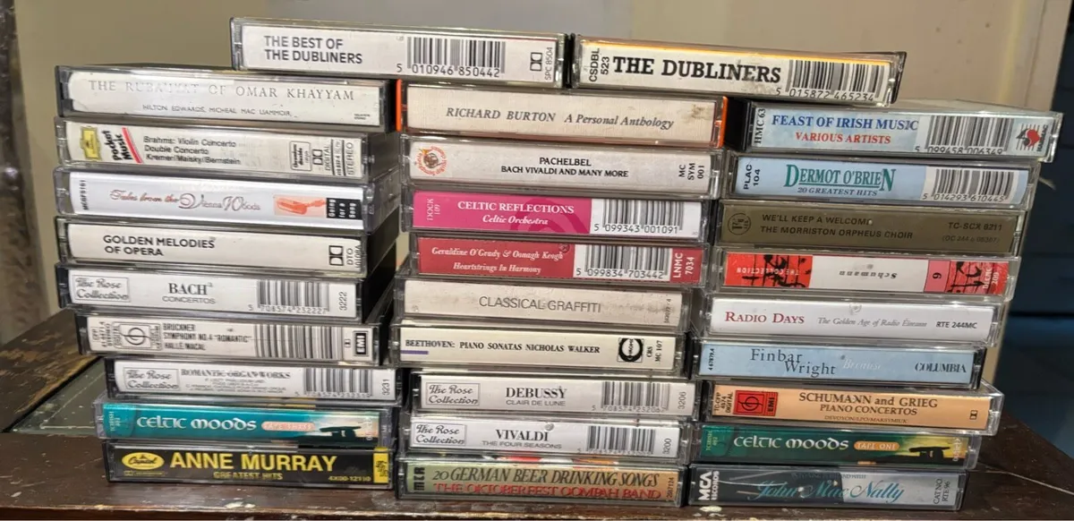 Original audio cassette albums various - Image 2