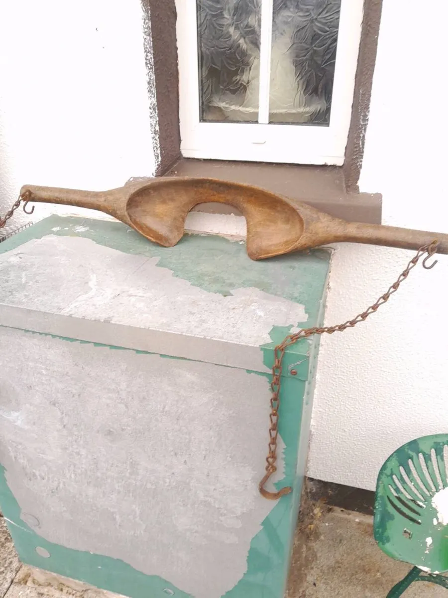 Antique shoulder yoke - Image 2