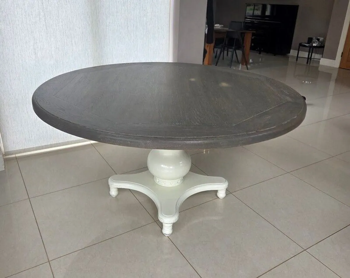 dining - Image 1