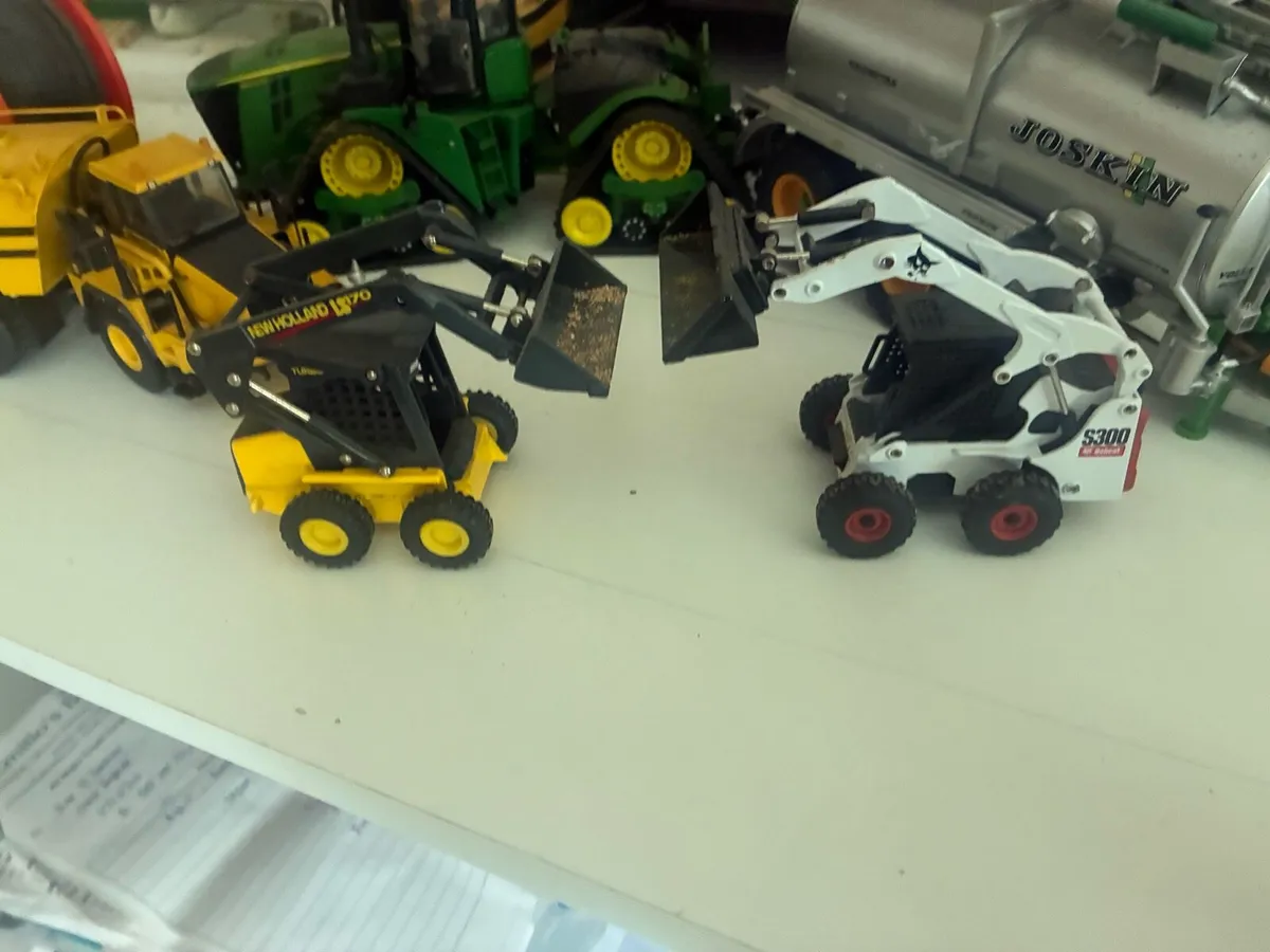 1:32 scale models - Image 1