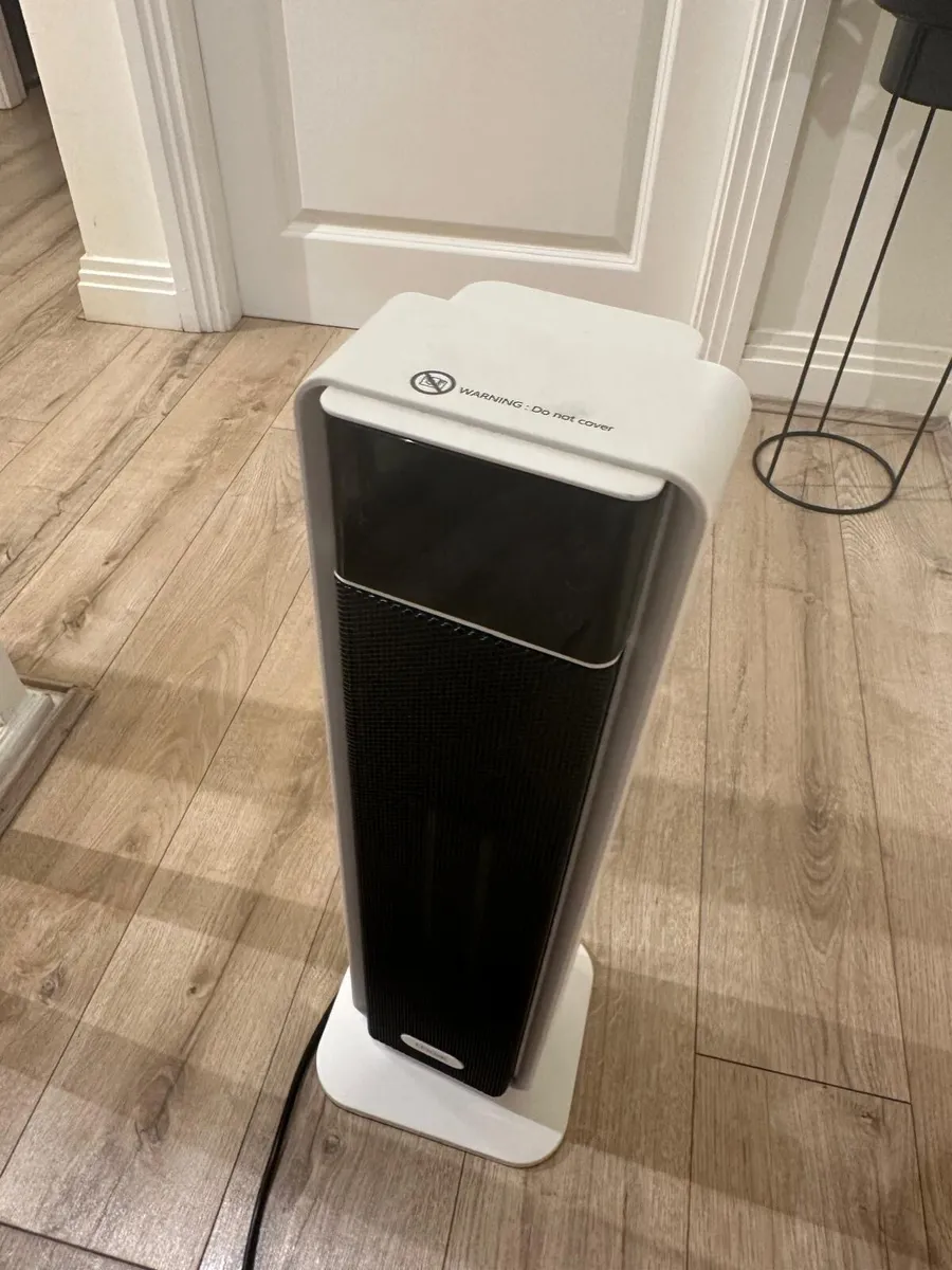 Logik L20THW24 tower heater excellent condition - Image 2