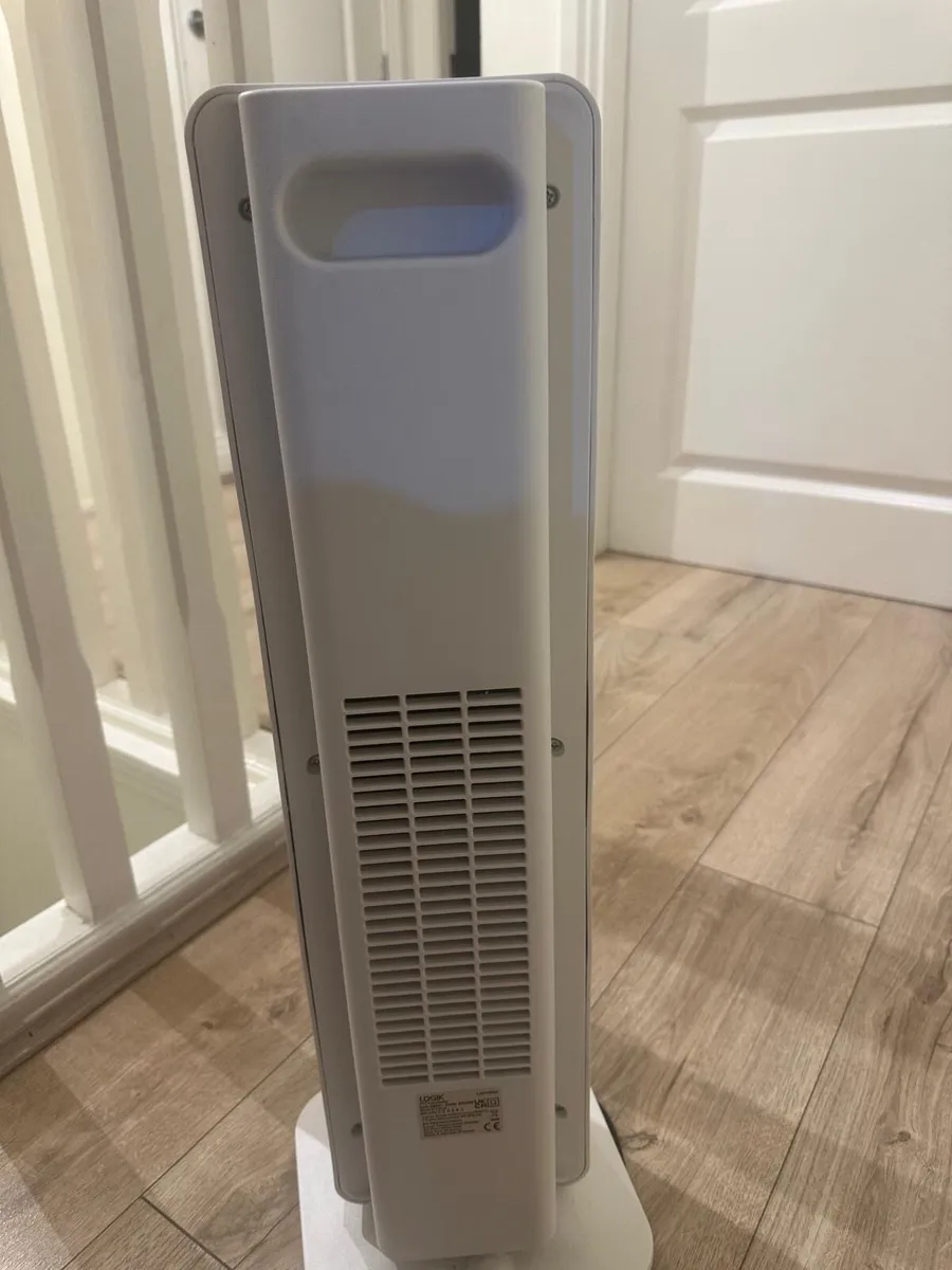 Logik L20THW24 tower heater excellent condition - Image 3
