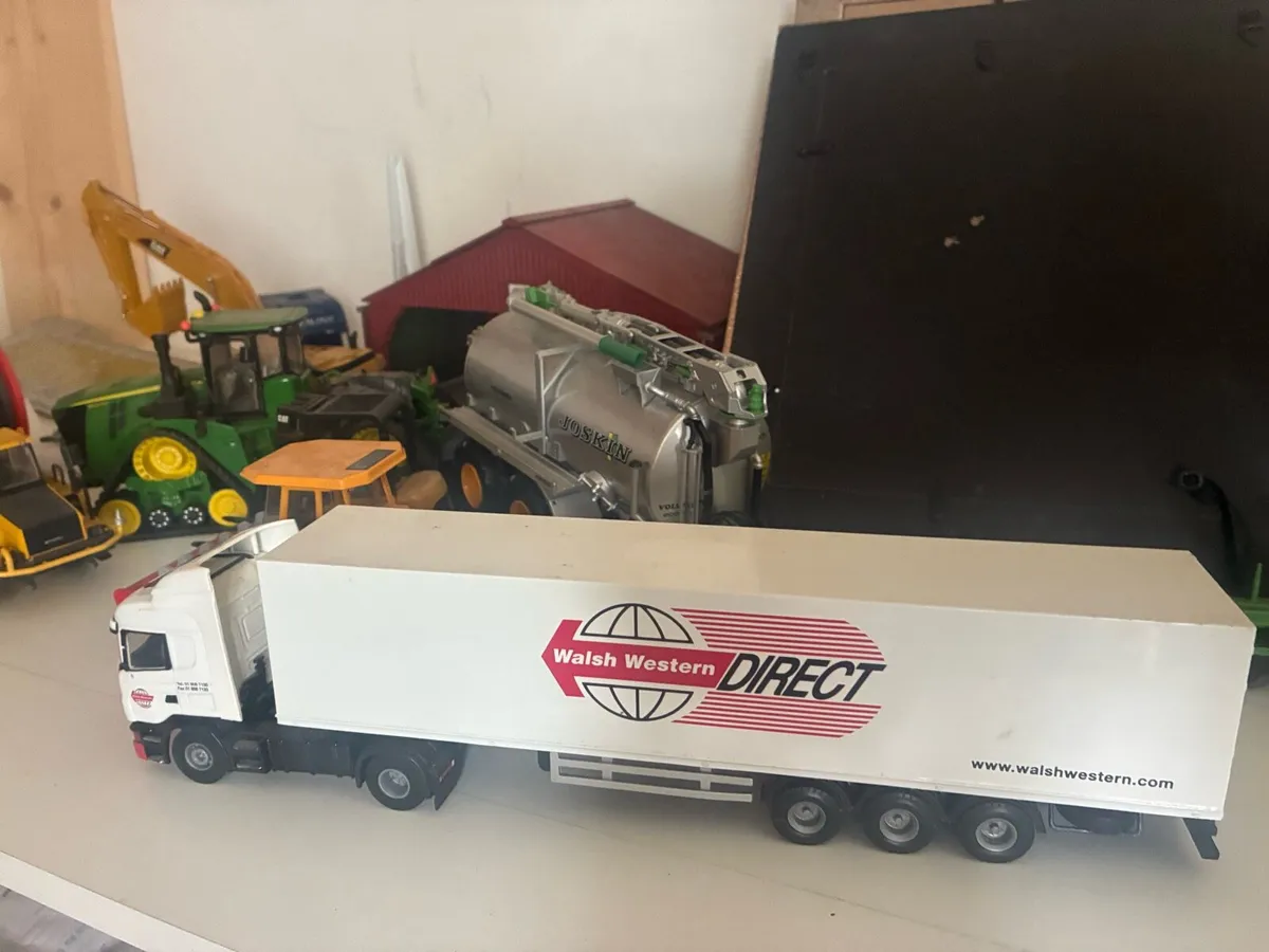 1:50 scale trucks - Image 3