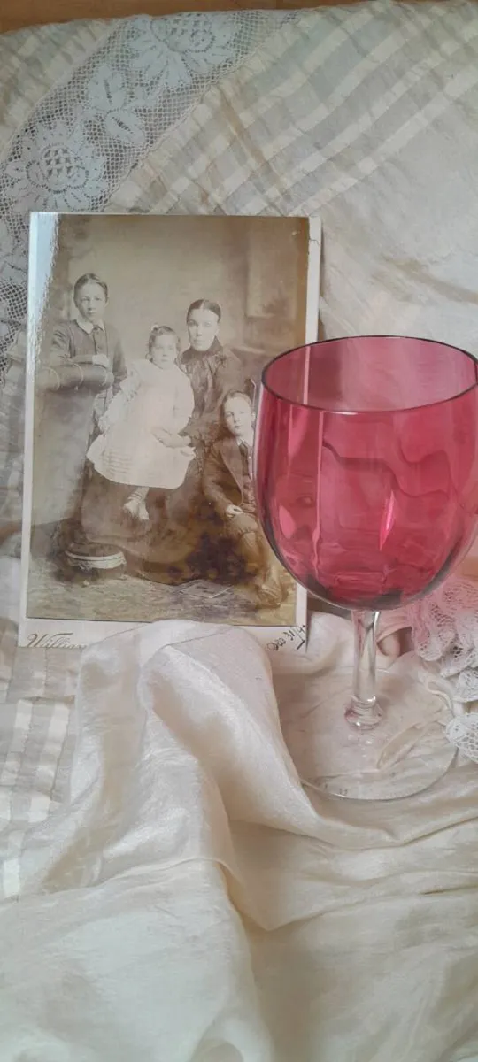 Antique glass - Image 2