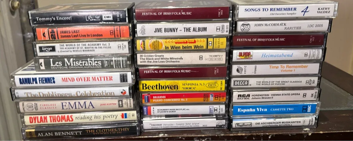Original album cassettes - Image 1
