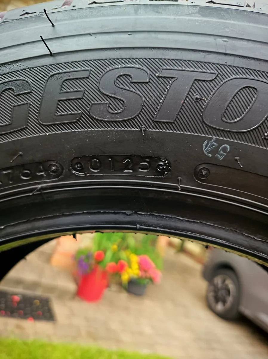 Van  Bridgestone Tyers - Image 3