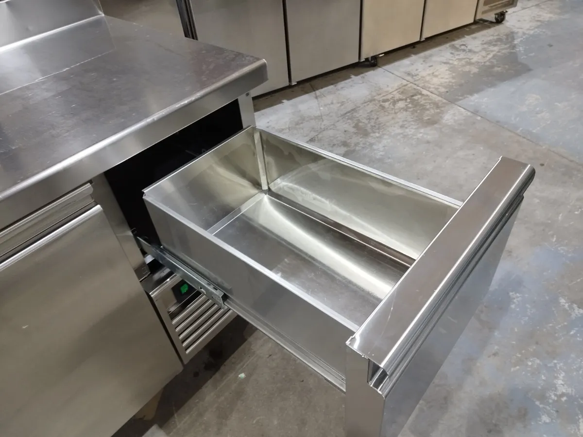 Two door counter fridge - Image 4