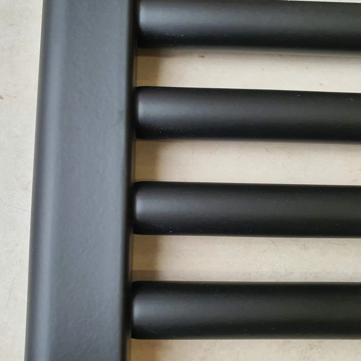 400W X 800h Electric Flat Heated Towel Rail - Image 4