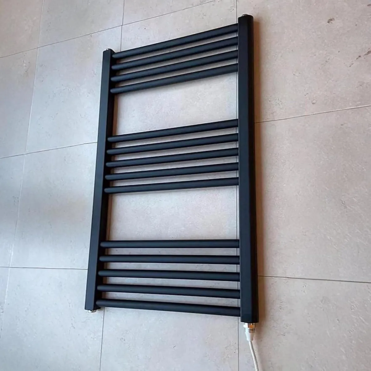 400W X 800h Electric Flat Heated Towel Rail - Image 2