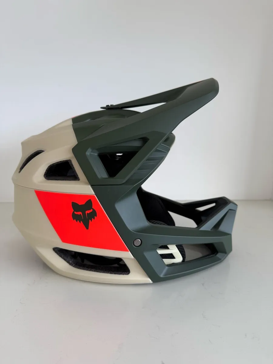 Fox Racing Proframe RS Helmet - used once - Image 1