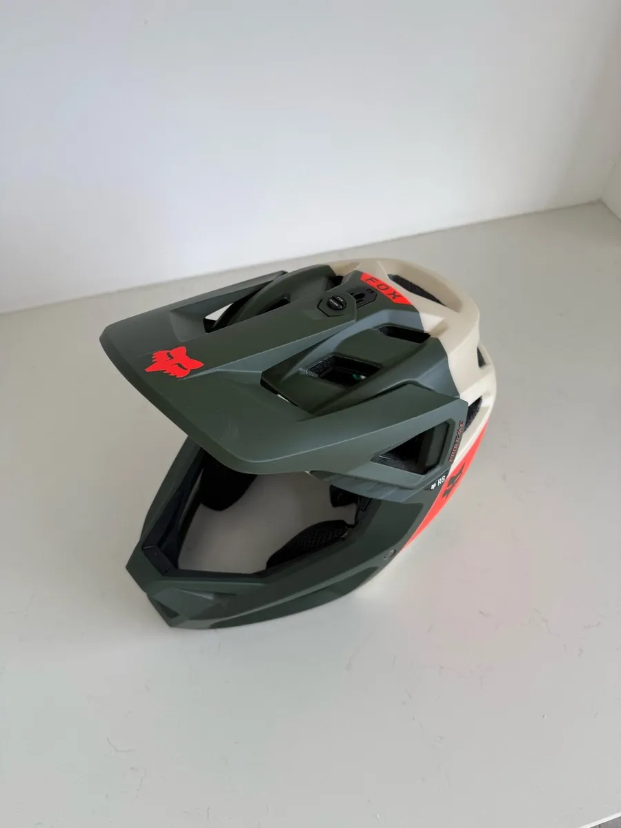 Fox Racing Proframe RS Helmet - used once - Image 4
