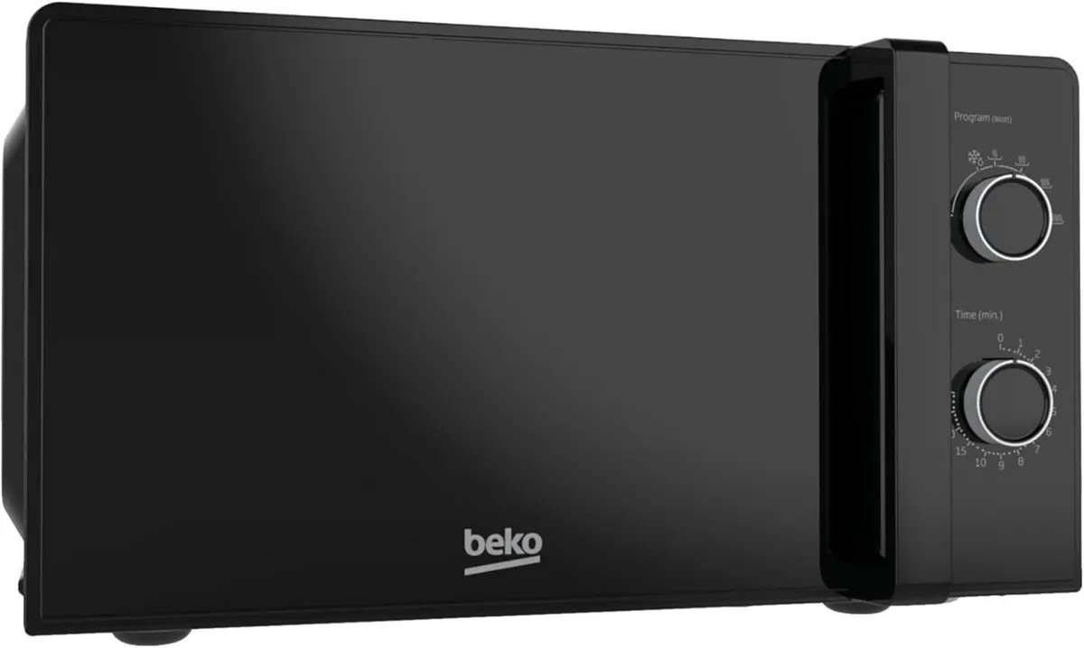 Solo Microwave Compact Design 20L Capacity 700W - Image 3
