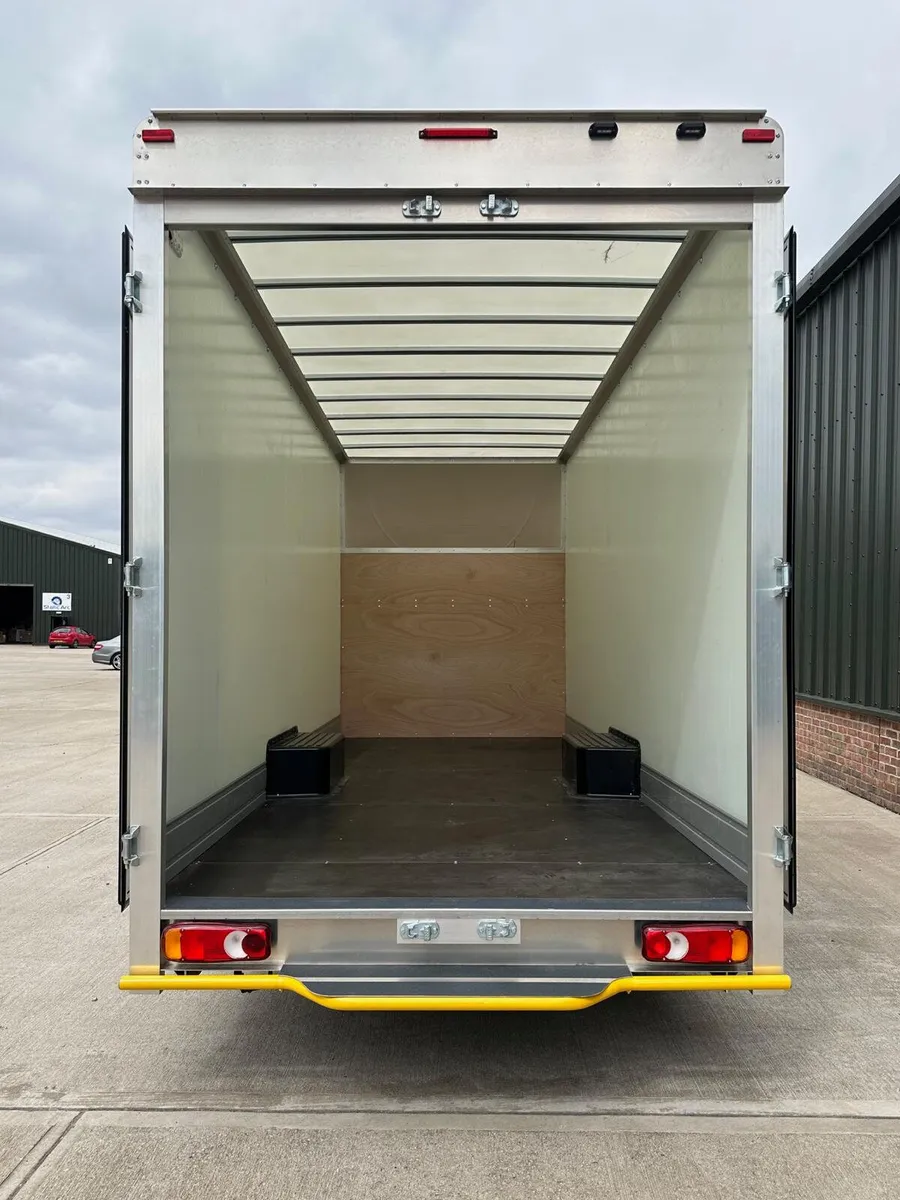 VB - 2024 Renault Master Luton Low Loader Van - Image 2