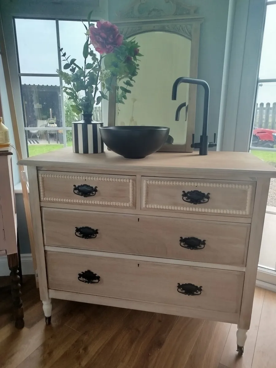 Bathroom vanity unit - Image 2
