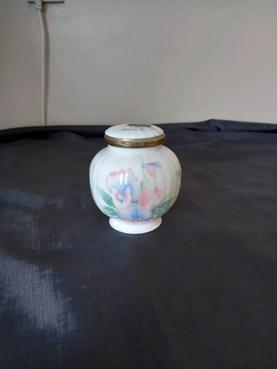 2 Aynsley China Trinket Pot's with lid's - Image 1