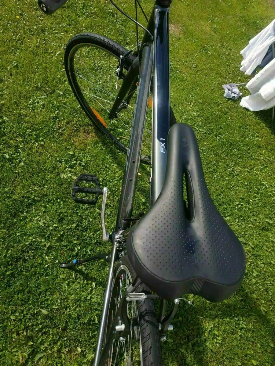 Trek hybrid F1 XL bicycle, XL frame, suits 6' plus - Image 3