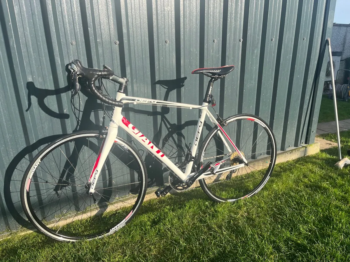 Giant Defy Bike for Sale - Image 2