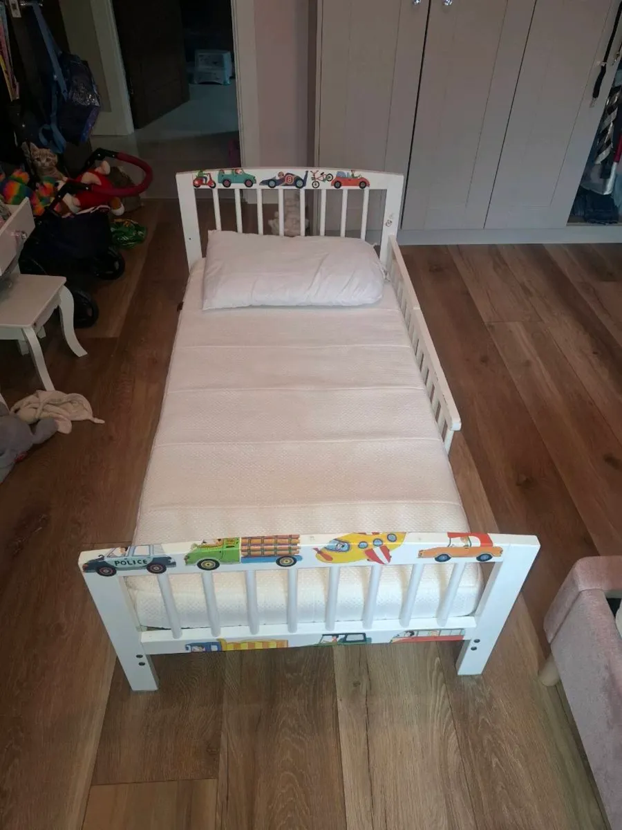 Toddler bed - Image 1