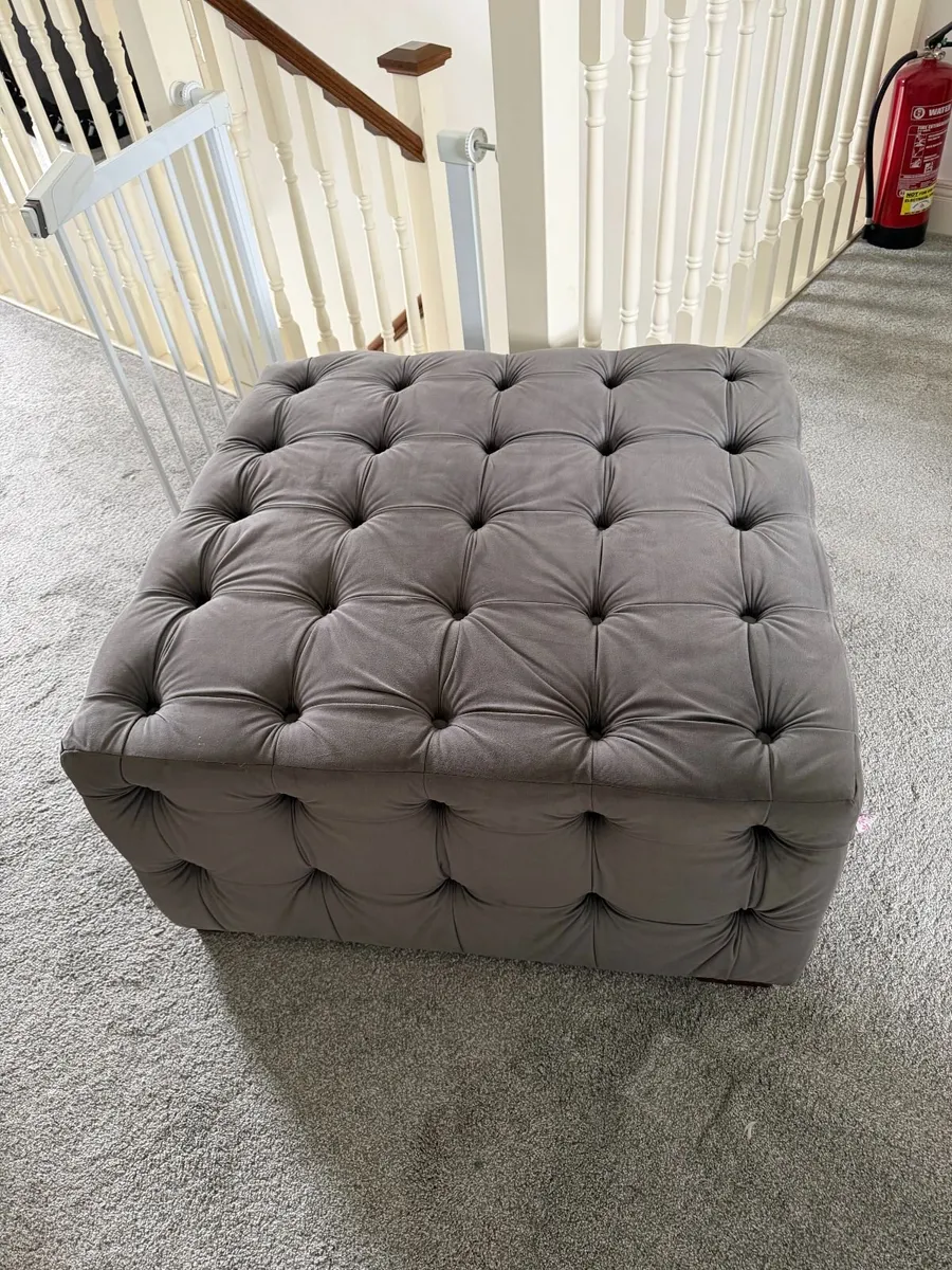 Large Tufted Ottoman Pouffe - Image 3