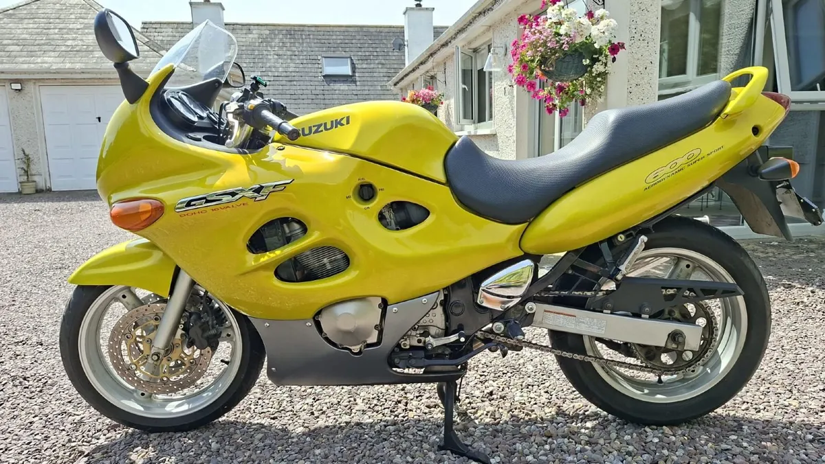 Suzuki GSX 600 F Katana - Image 1