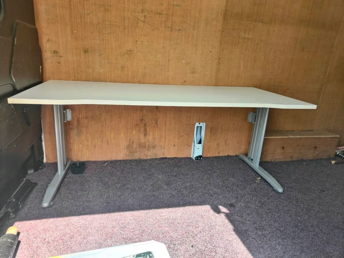 Office desk - Image 2