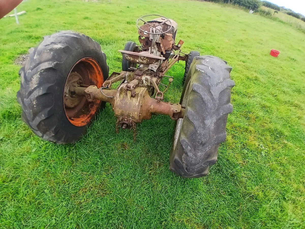 Vintage tractor - Image 2