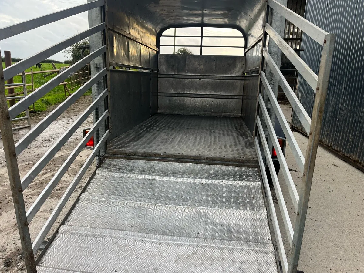 Murphy Livestock Trailer - Image 2